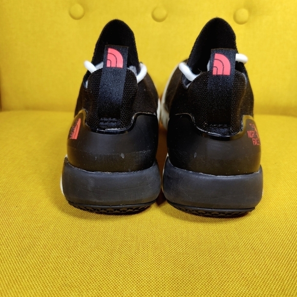 The North Face Oscillate Trail Black Red Running Sneakers Women's Shoes Size 9 - Picture 8 of 10